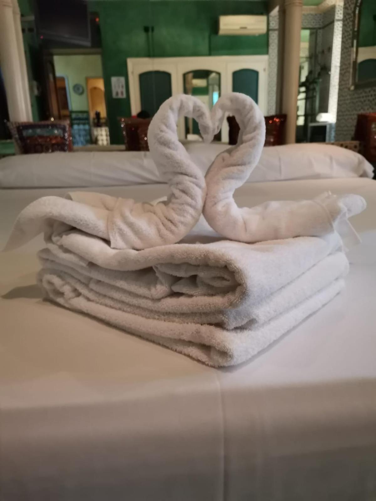 Hostal Avenida Andalucia - Solo Adultos Sevilha Exterior foto