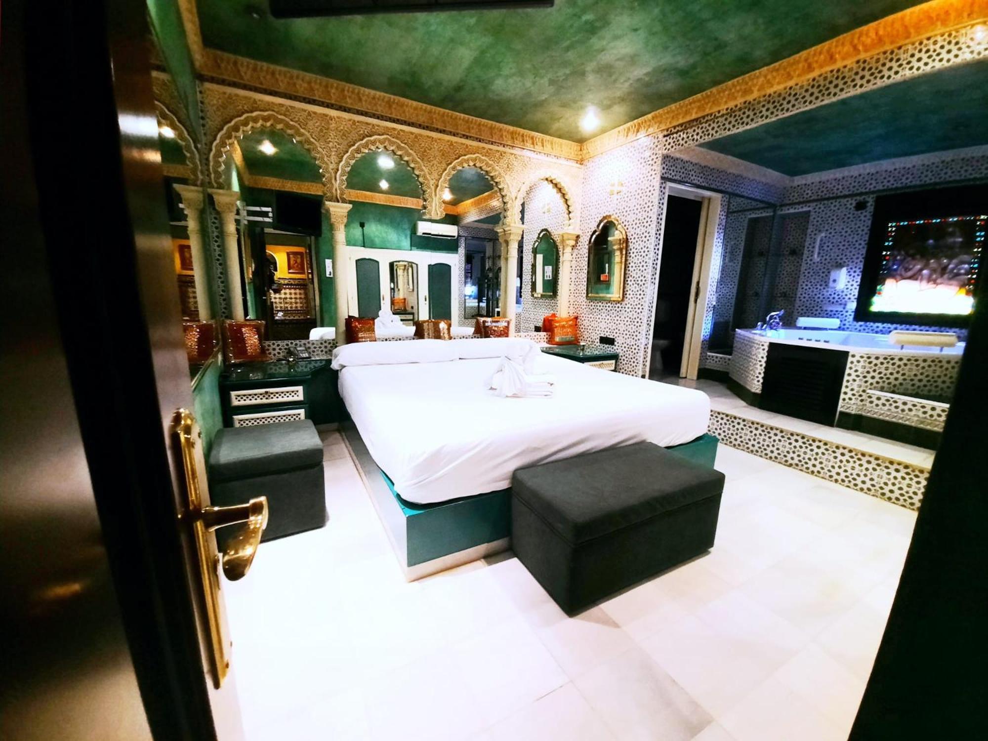 Hostal Avenida Andalucia - Solo Adultos Sevilha Exterior foto