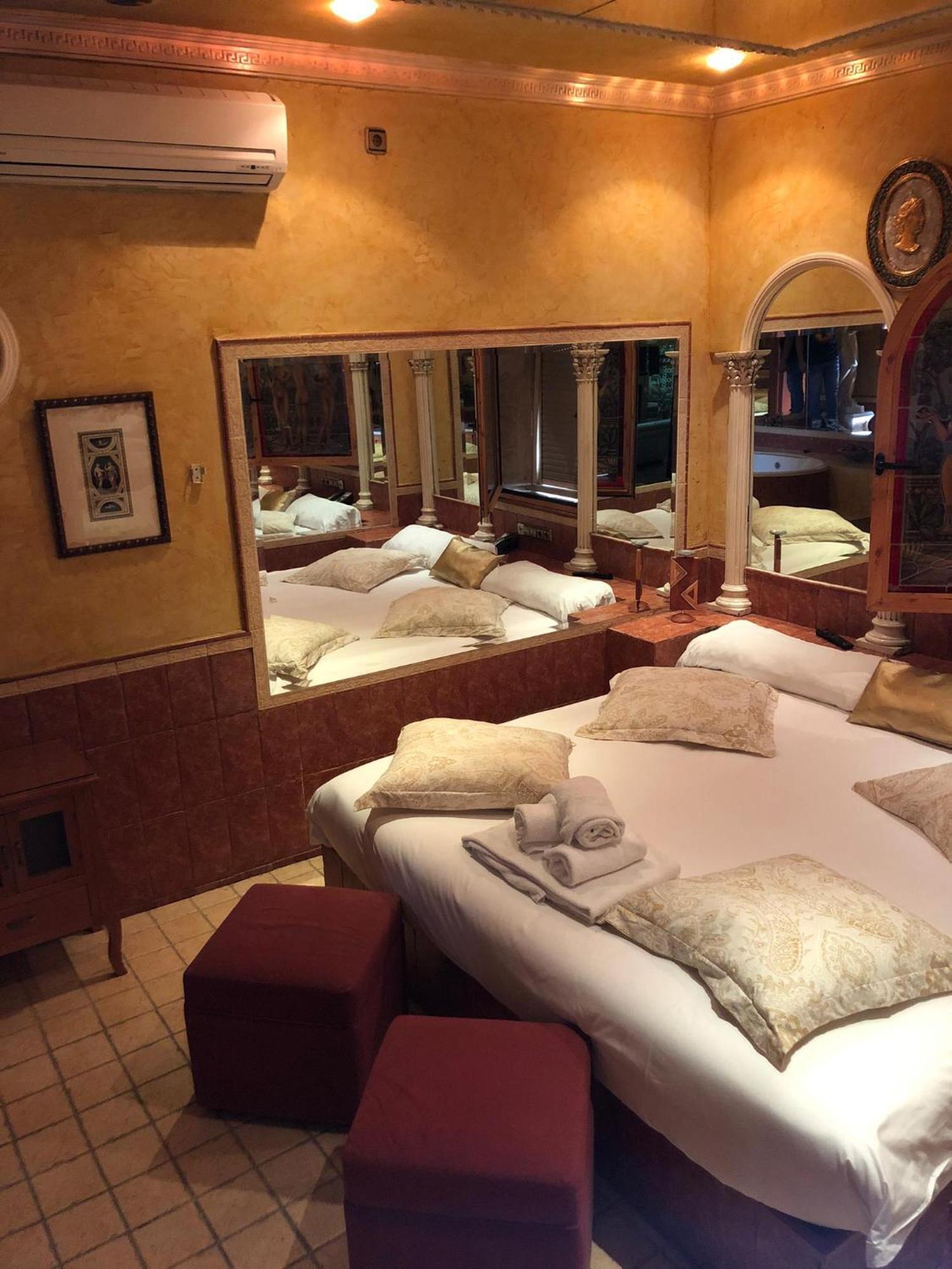 Hostal Avenida Andalucia - Solo Adultos Sevilha Exterior foto