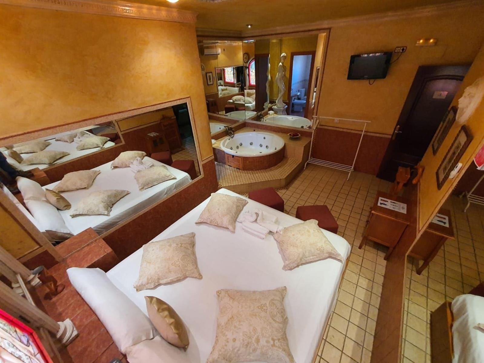 Hostal Avenida Andalucia - Solo Adultos Sevilha Exterior foto