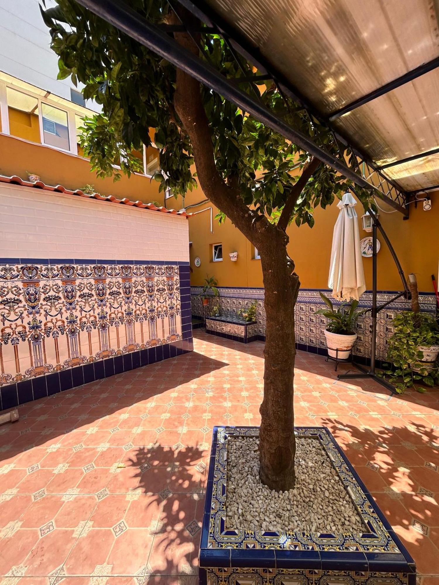 Hostal Avenida Andalucia - Solo Adultos Sevilha Exterior foto
