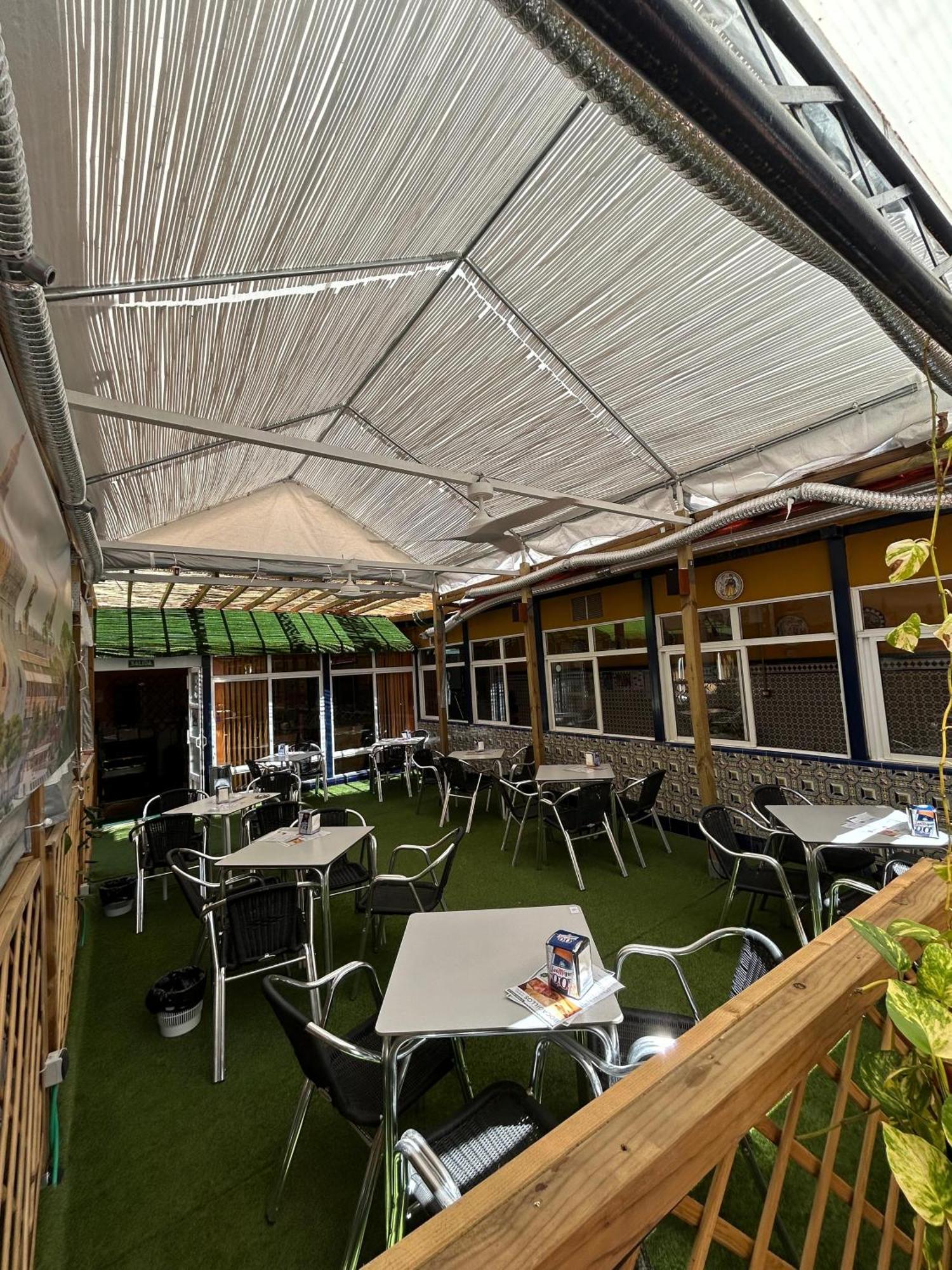 Hostal Avenida Andalucia - Solo Adultos Sevilha Exterior foto