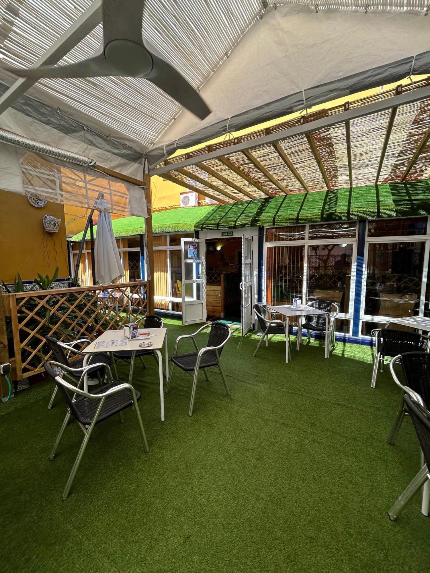 Hostal Avenida Andalucia - Solo Adultos Sevilha Exterior foto