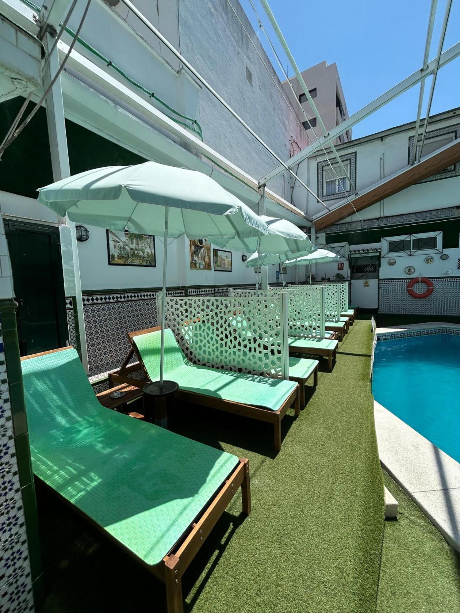 Hostal Avenida Andalucia - Solo Adultos Sevilha Exterior foto