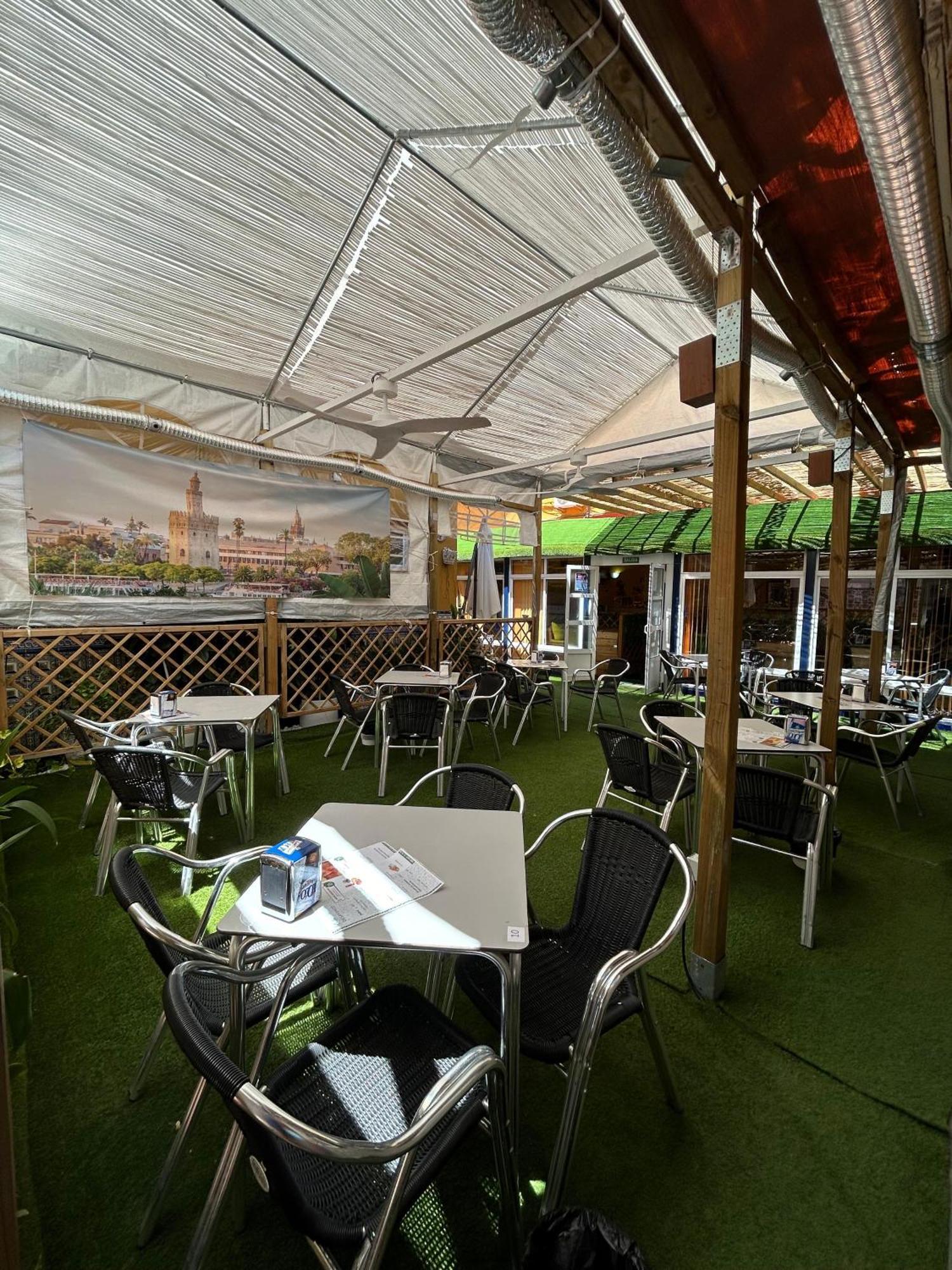 Hostal Avenida Andalucia - Solo Adultos Sevilha Exterior foto