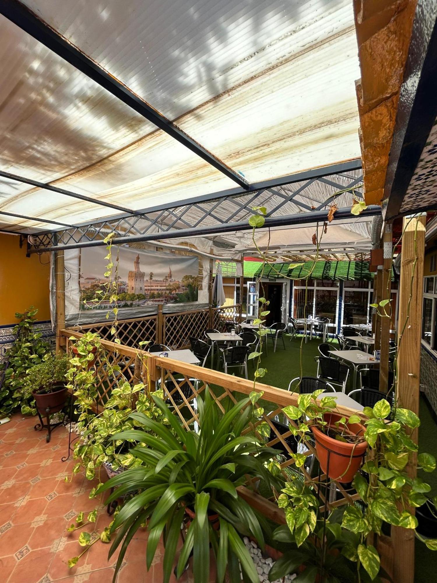 Hostal Avenida Andalucia - Solo Adultos Sevilha Exterior foto