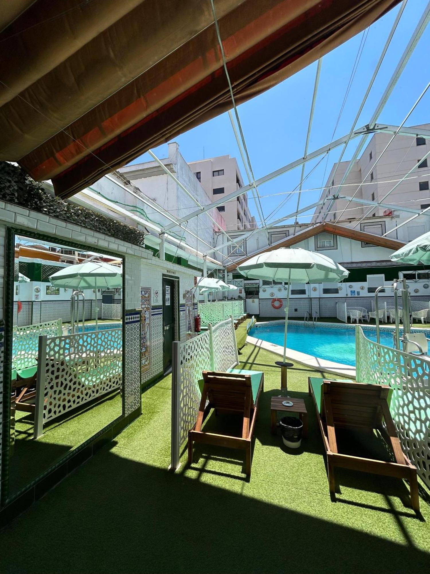 Hostal Avenida Andalucia - Solo Adultos Sevilha Exterior foto