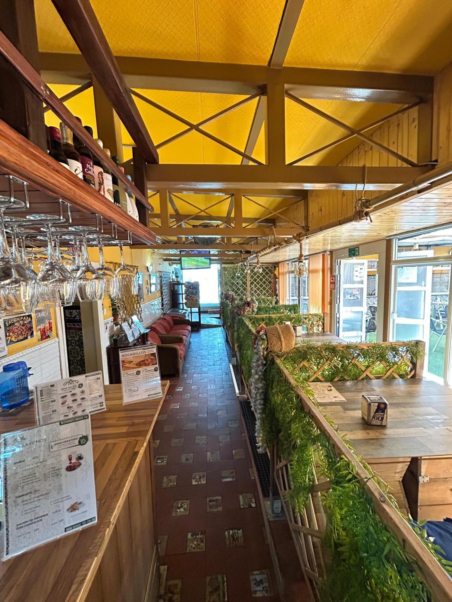 Hostal Avenida Andalucia - Solo Adultos Sevilha Exterior foto