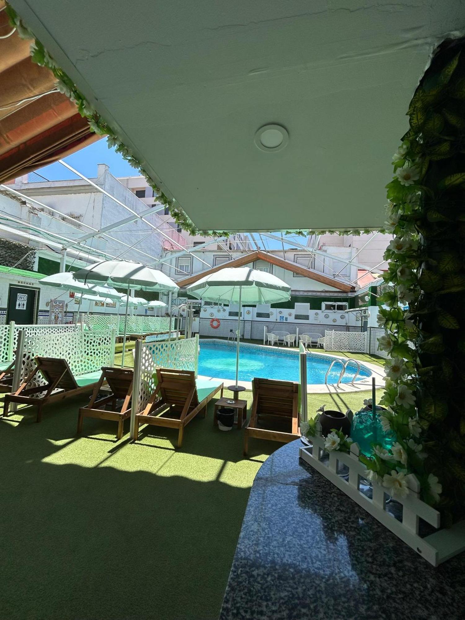 Hostal Avenida Andalucia - Solo Adultos Sevilha Exterior foto