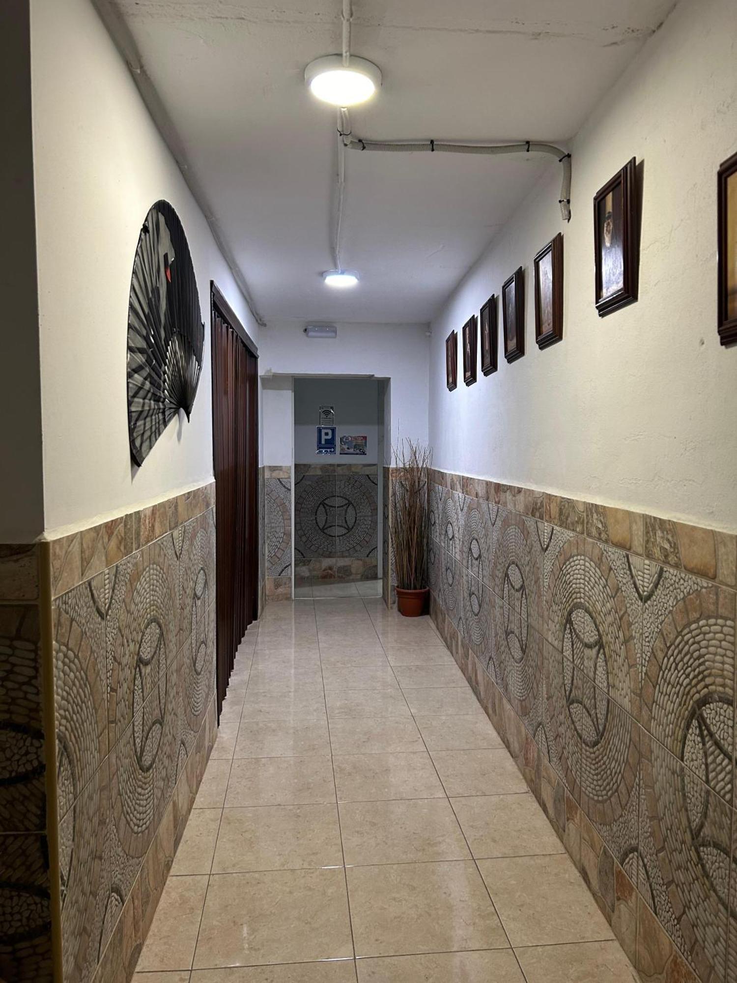 Hostal Avenida Andalucia - Solo Adultos Sevilha Exterior foto