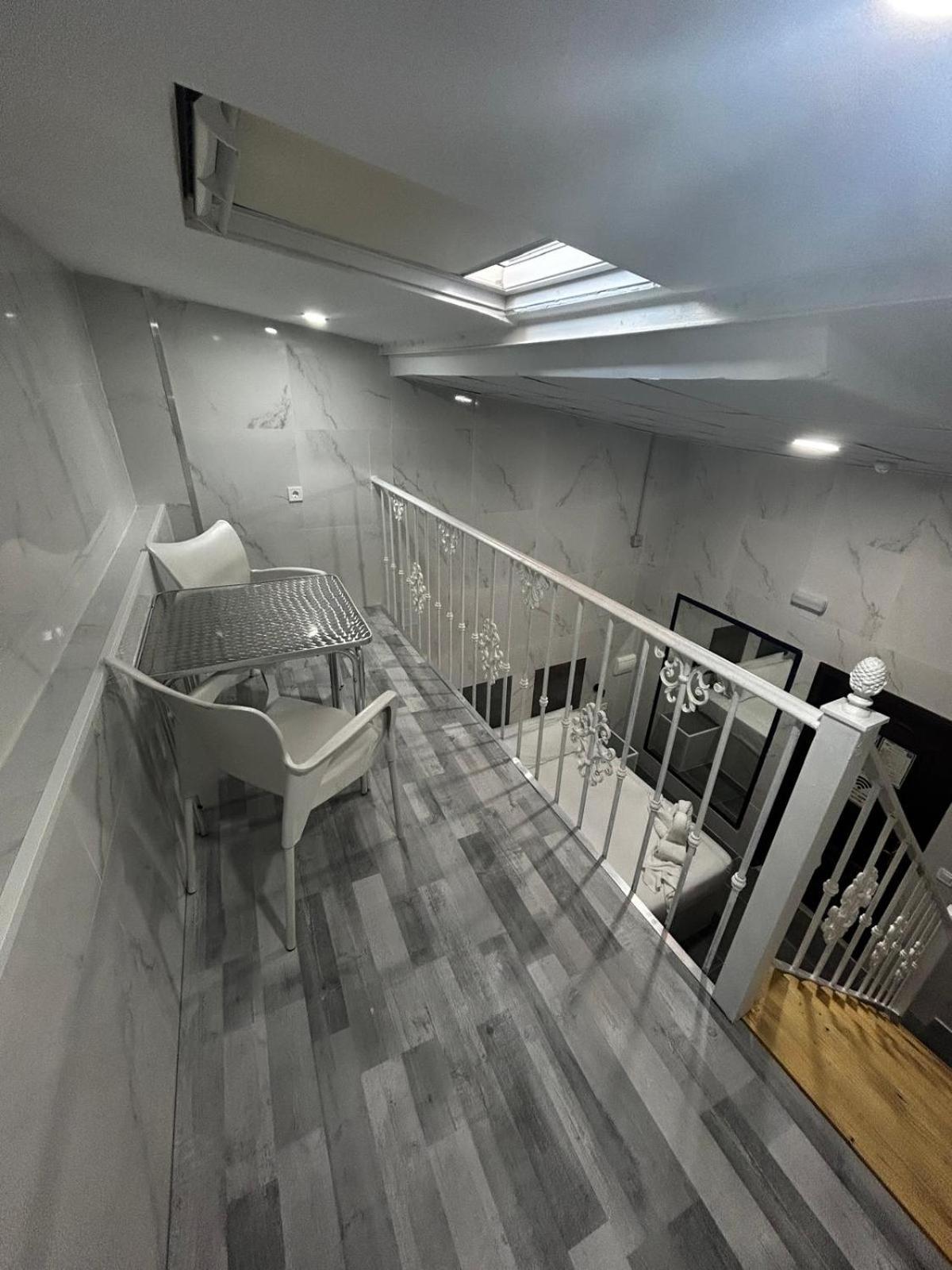 Hostal Avenida Andalucia - Solo Adultos Sevilha Exterior foto